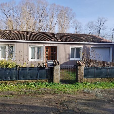 Gite Le Vieux Moulin Sansais エクステリア 写真