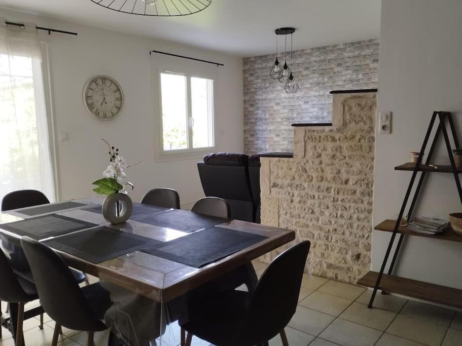 Gite Le Vieux Moulin Sansais エクステリア 写真